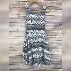 Divided H&M Black and White Aztec Dress